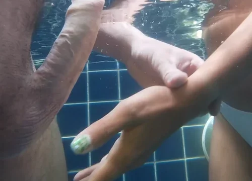 500px x 360px - Thai homemade teen SOUL MATE fellatio and love in the swimming pool with  the bf (6:15) - ALOT Porn